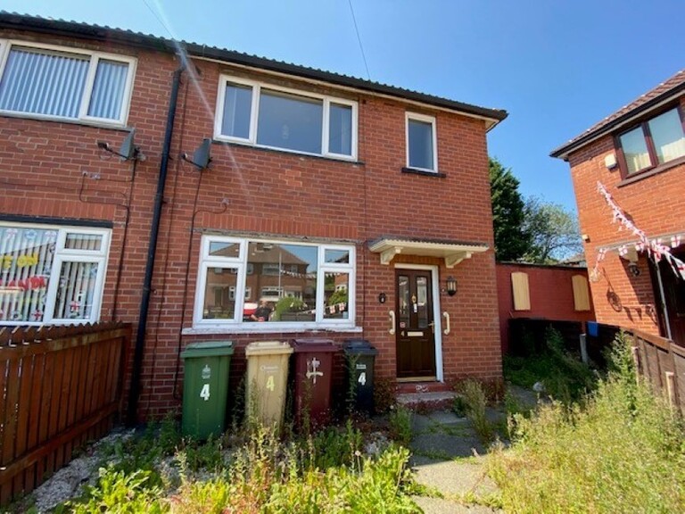 Image of the front of 4 Elmwood Grove, Farnworth, Bolton, Greater Manchester BL4 9SU.